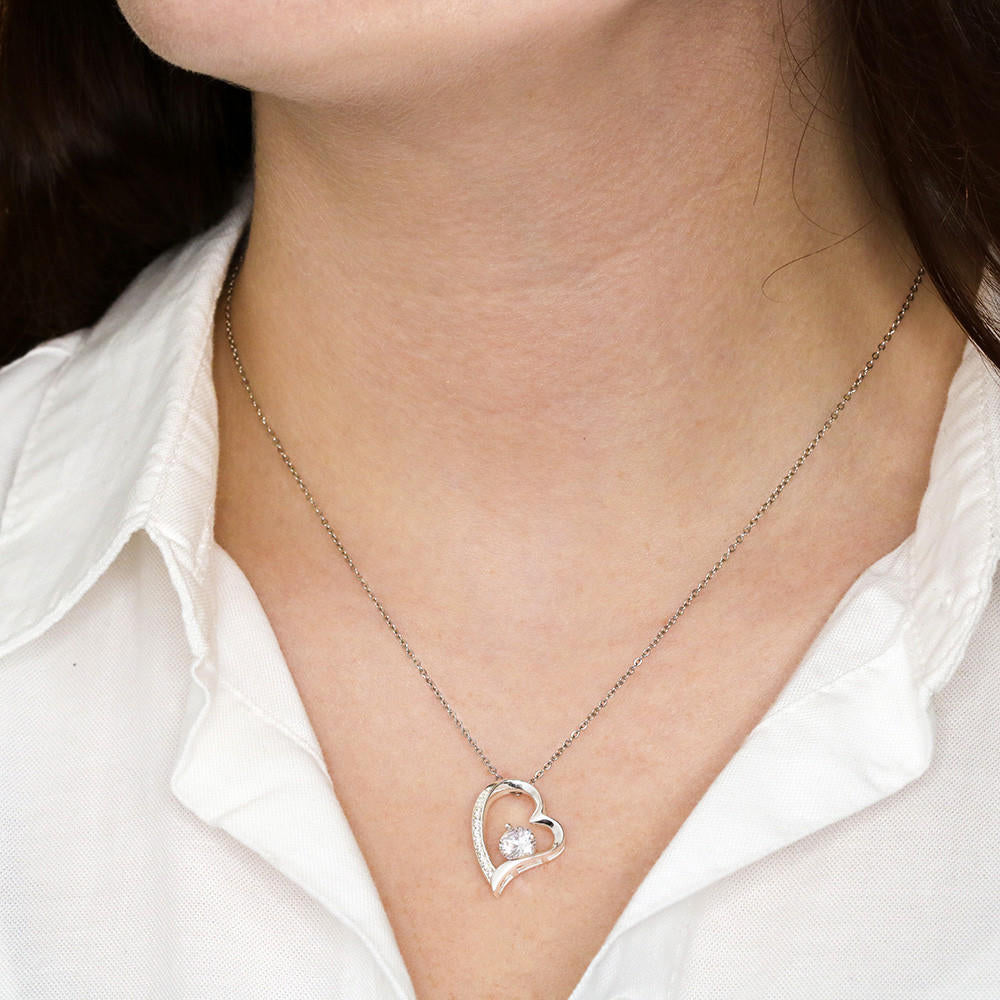 A la mujer que amo tanto | Collar de amor para siempre